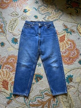 Vintage Levis 560 Jeans Women’s 12 Loose Fit Straight Leg High Waist Medium Wash